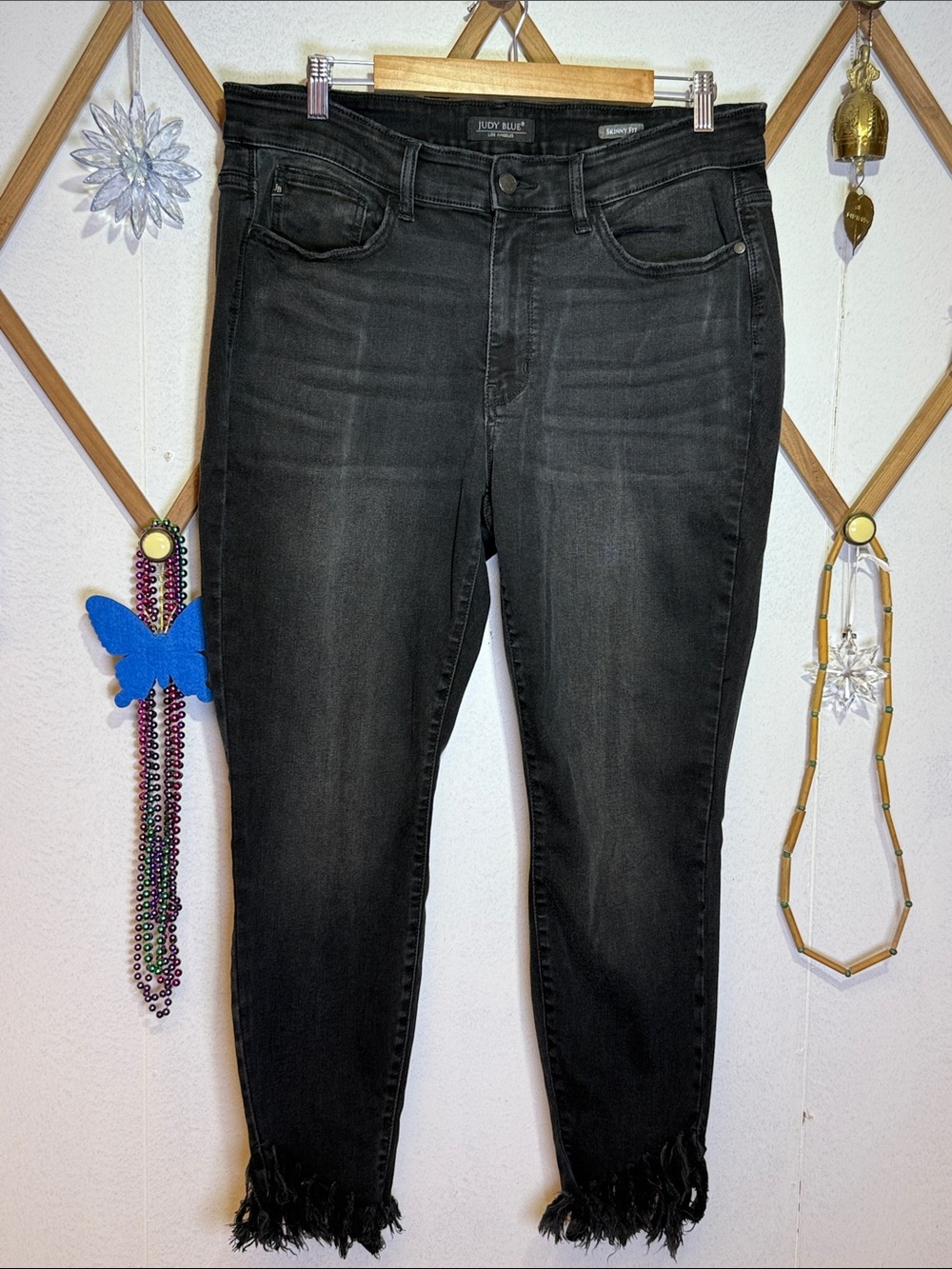 Judy Blue Black Frayed Hem Cropped Ankle Jeans